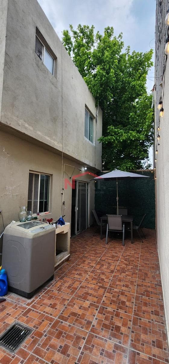 4-BEDROOM HOUSE IN THE SOUTH ON PRIVADA LOMAS DEL SUR