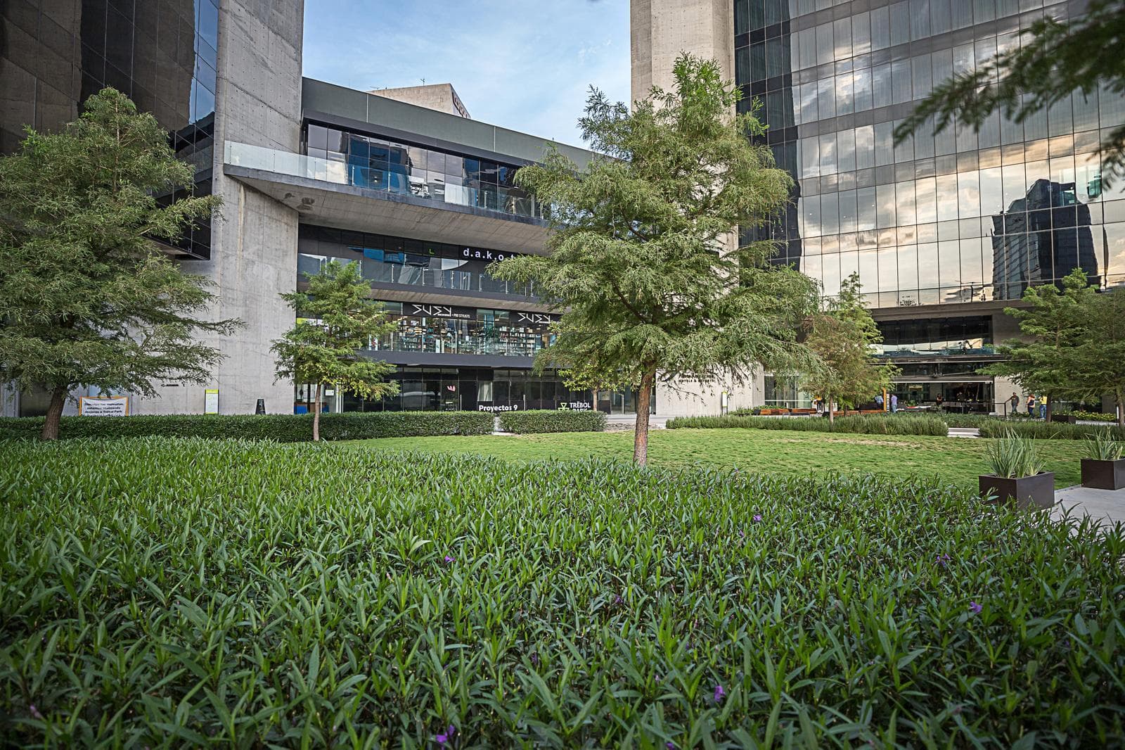 OFFICE FOR SALE IN VALLE ORIENTE