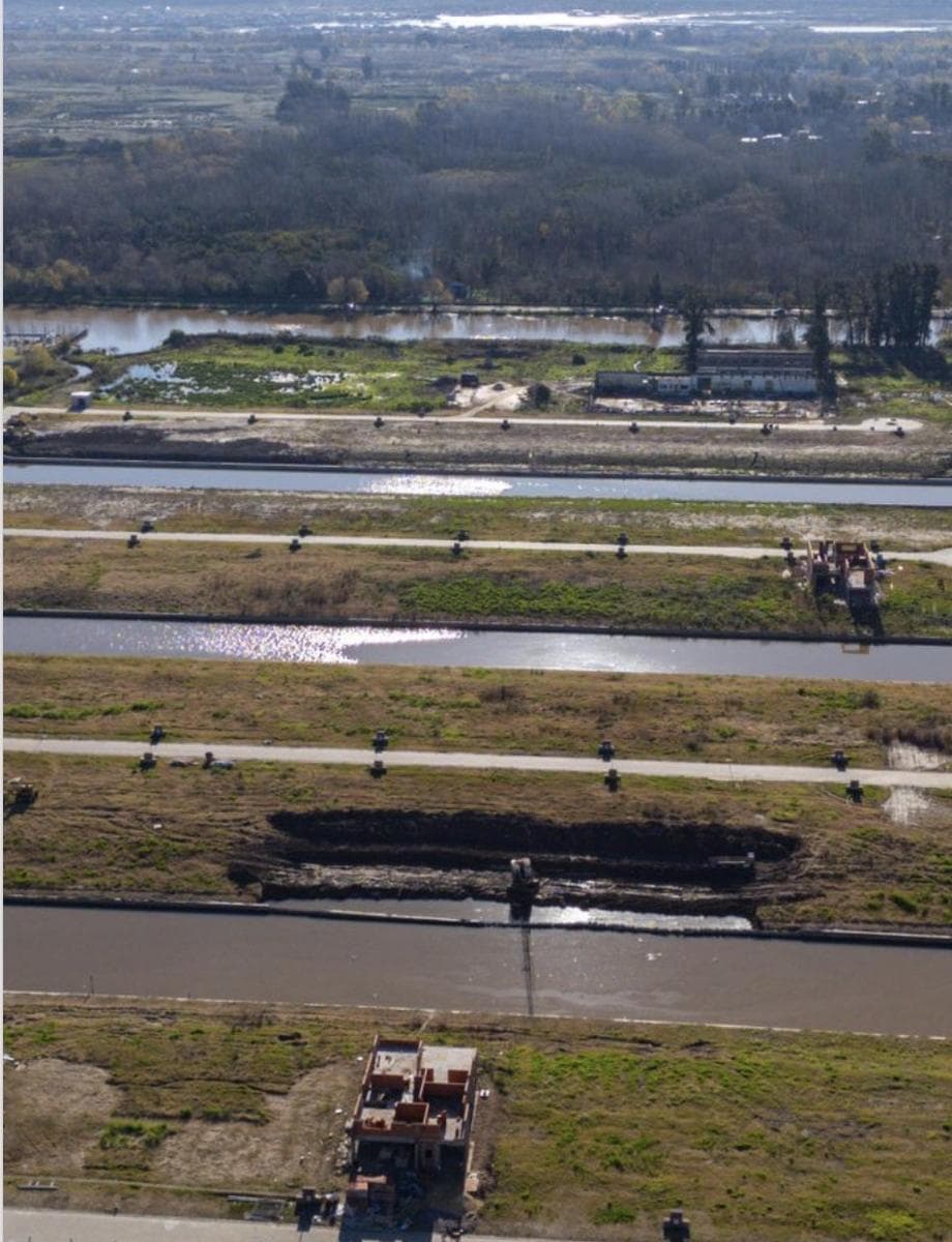 Land - Canal Nautical Neighborhood