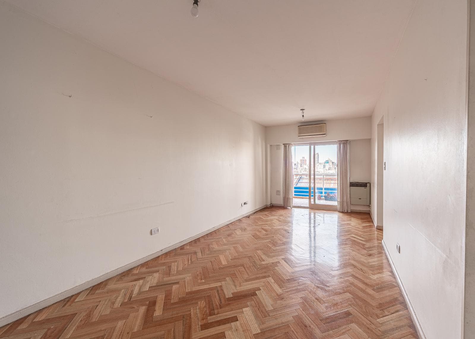 4-room apartment for sale in Almagro with a garage