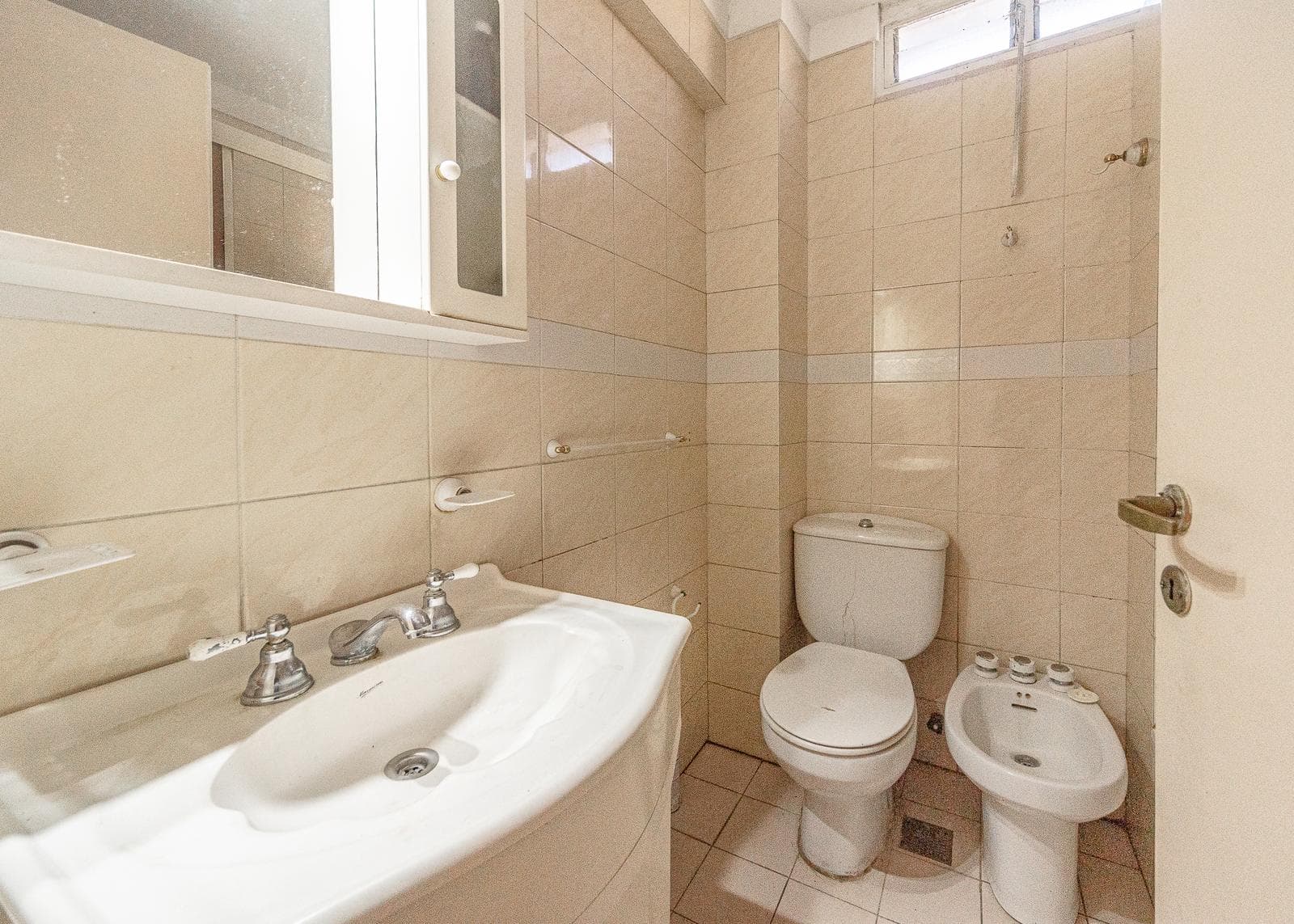 4-room apartment for sale in Almagro with a garage