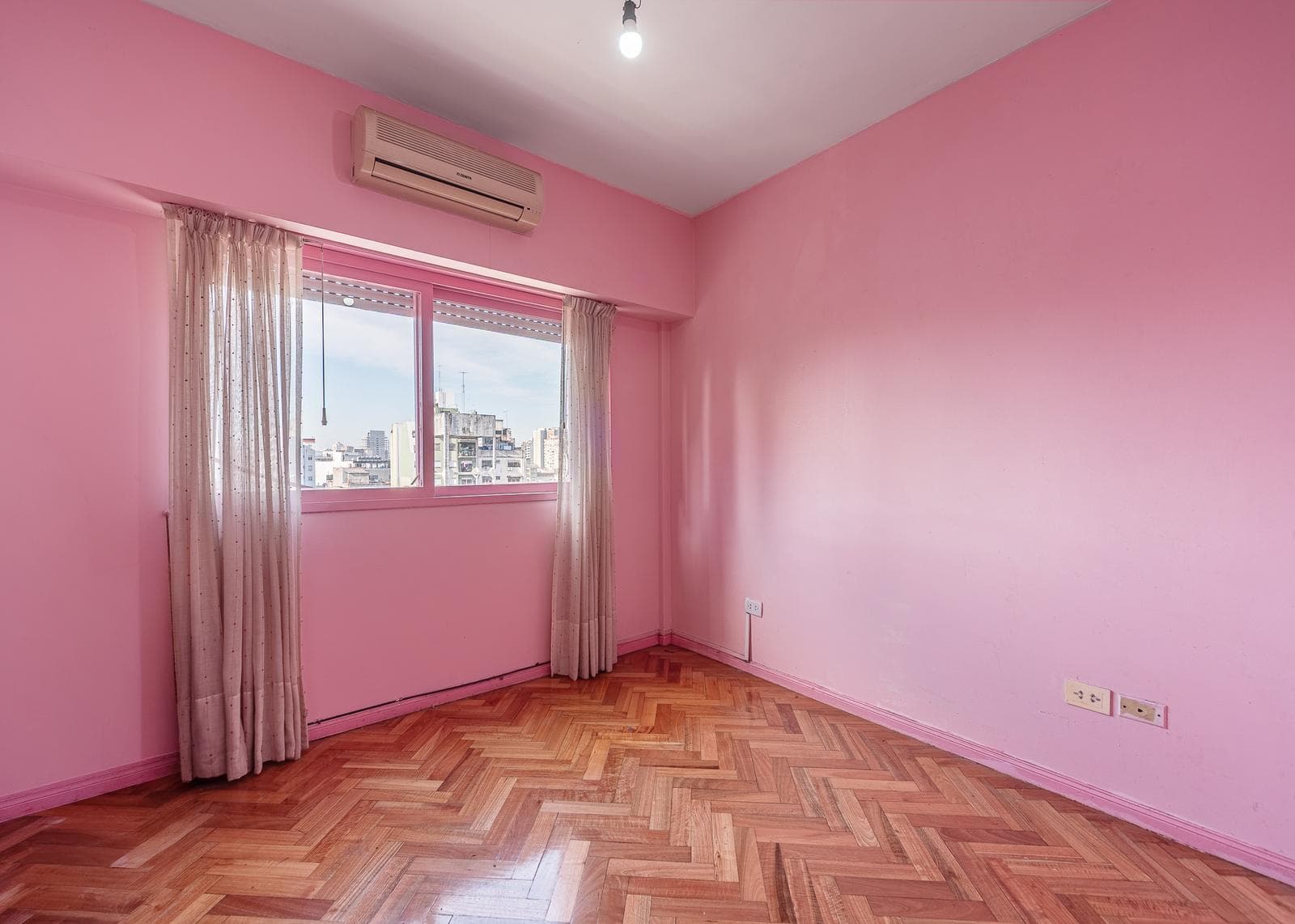 4-room apartment for sale in Almagro with a garage