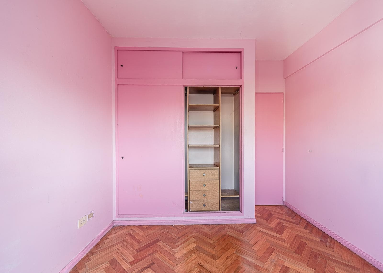 4-room apartment for sale in Almagro with a garage