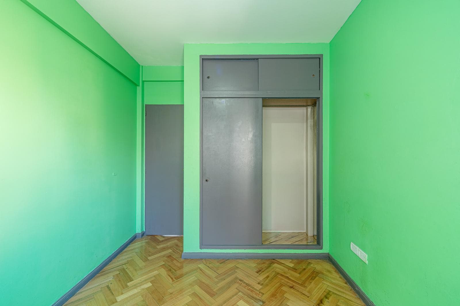4-room apartment for sale in Almagro with a garage