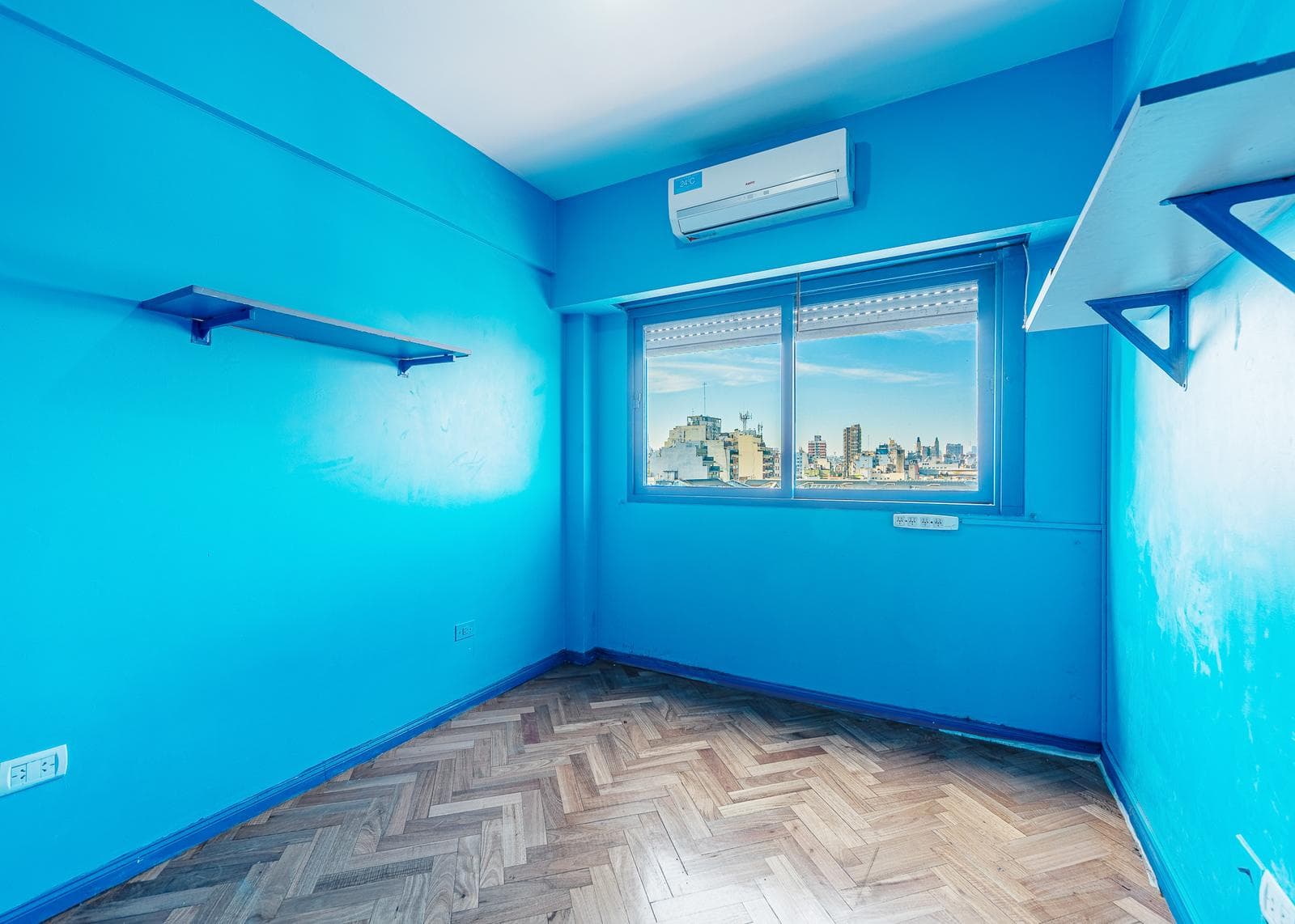 4-room apartment for sale in Almagro with a garage