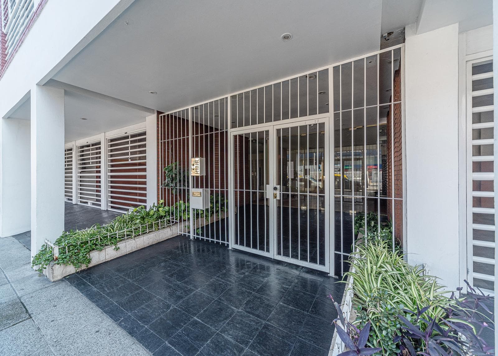 4-room apartment for sale in Almagro with a garage