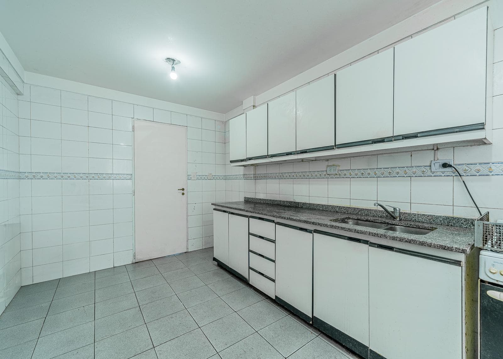 4-room apartment for sale in Almagro with a garage