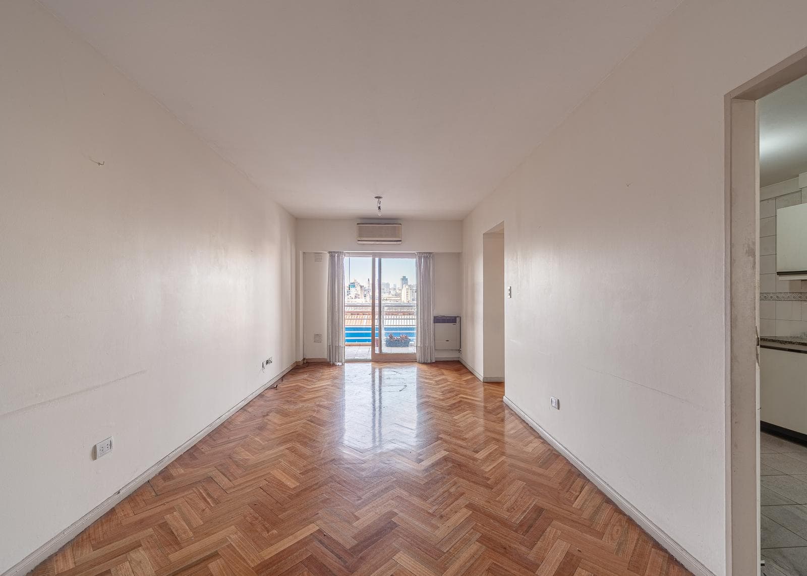4-room apartment for sale in Almagro with a garage