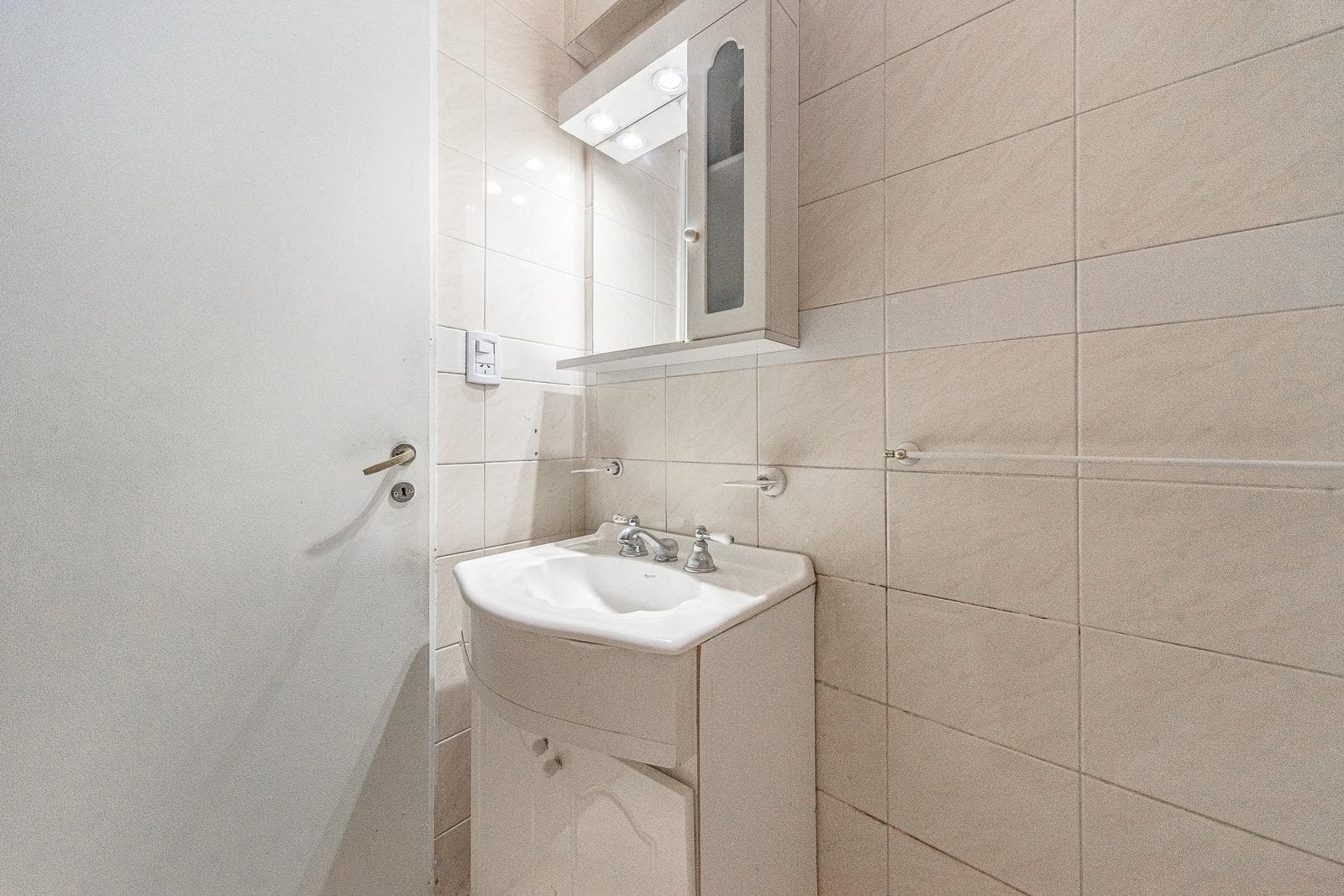 4-room apartment for sale in Almagro with a garage
