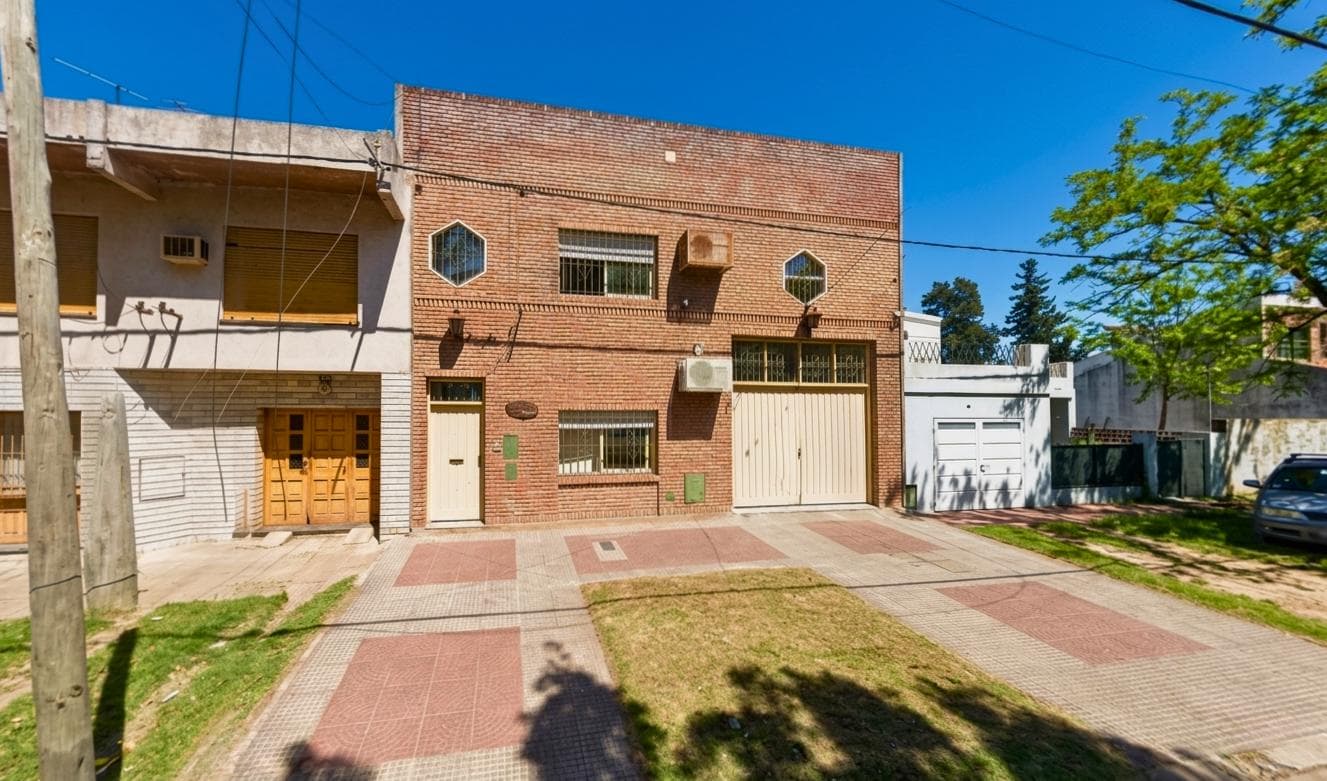 Excellent Warehouse for Sale. West Side