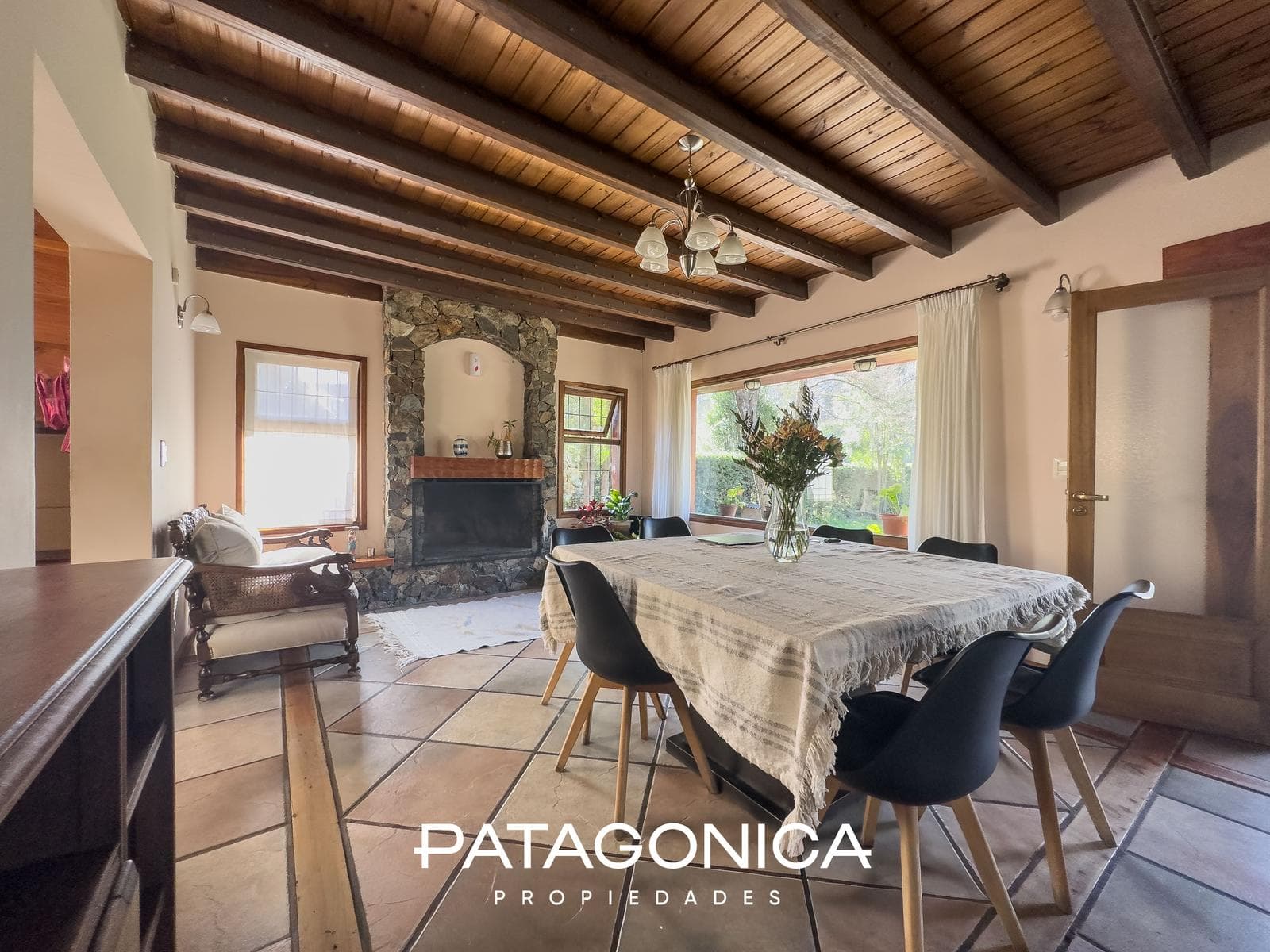 237 m² house with a view of the mountains - El Once neighborhood.