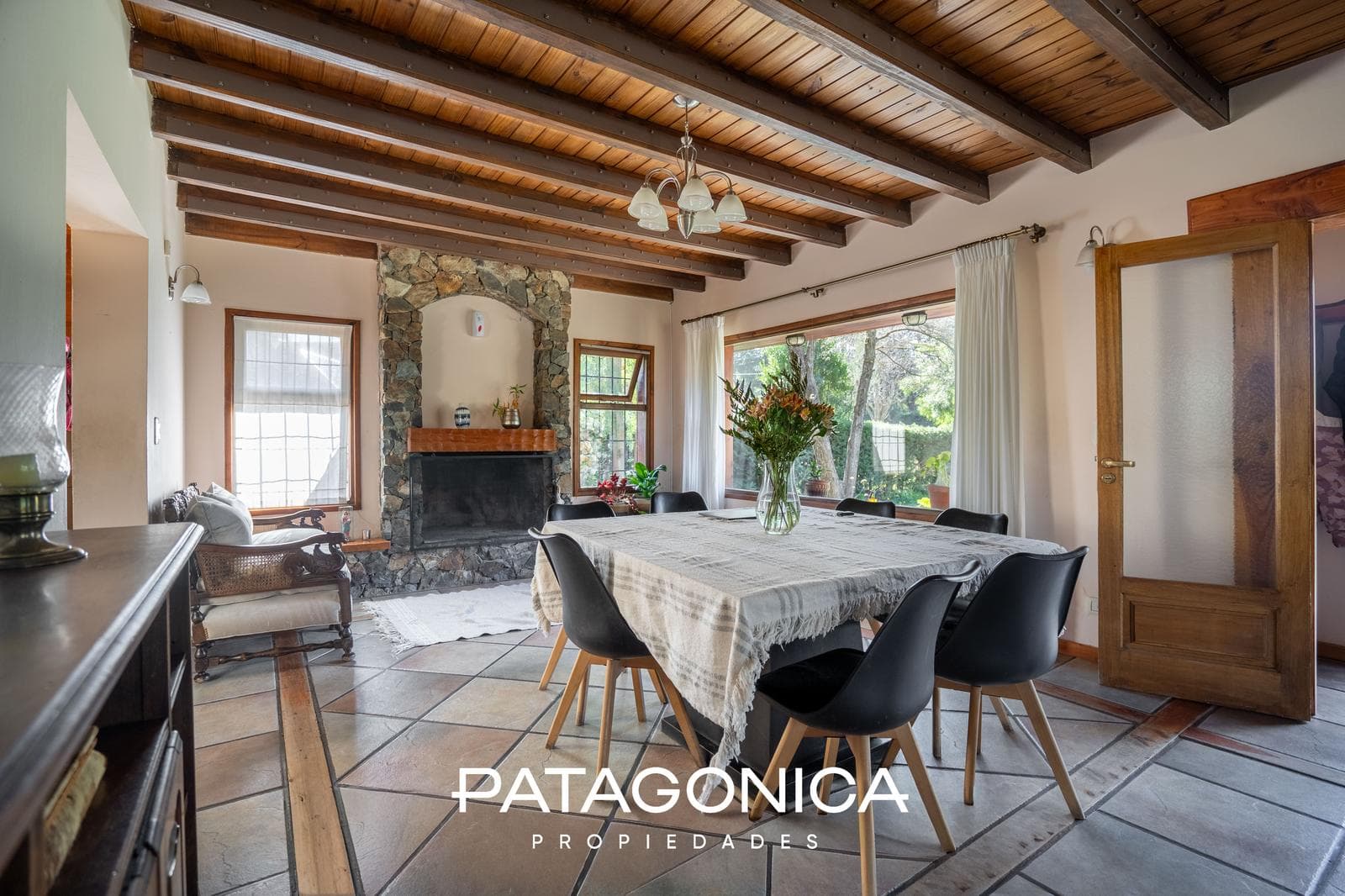 237 m² house with a view of the mountains - El Once neighborhood.