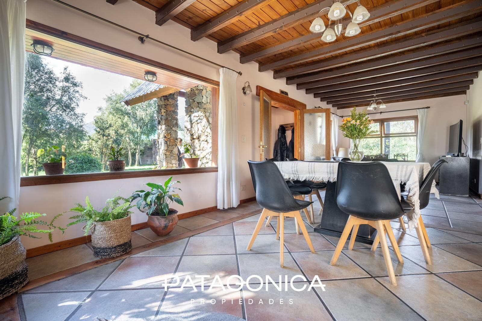 237 m² house with a view of the mountains - El Once neighborhood.