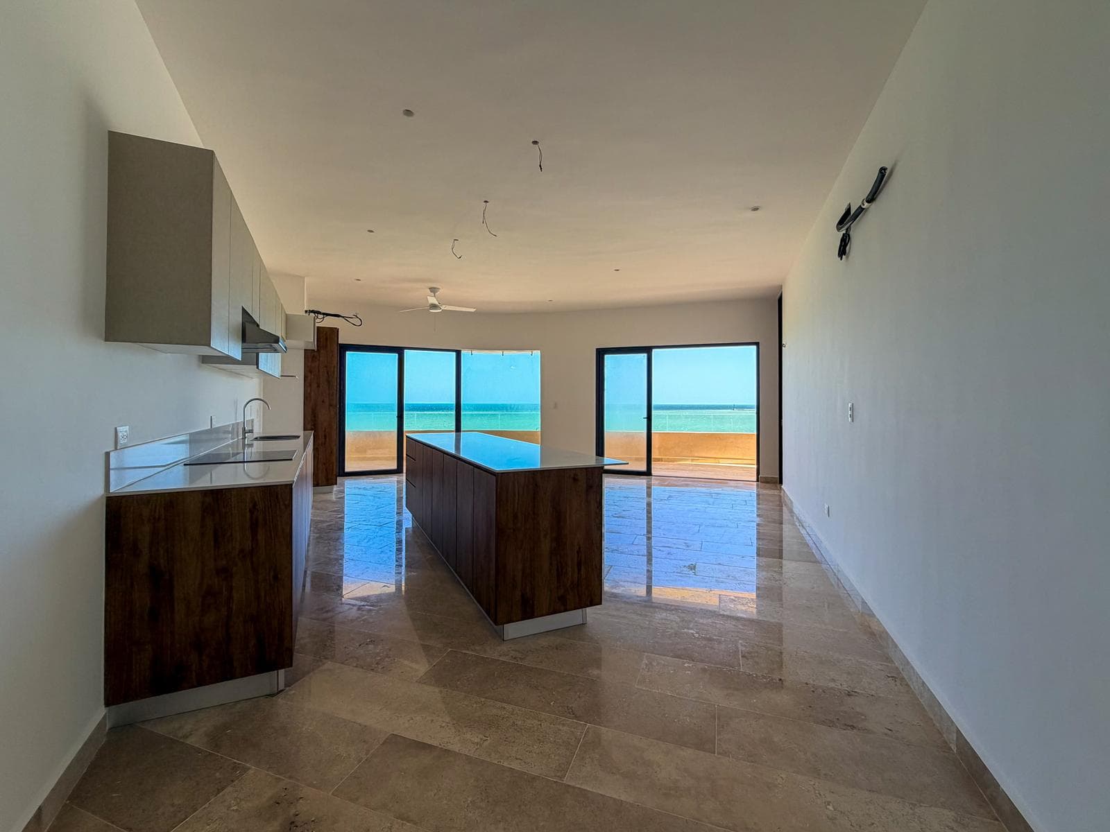 DEPARTAMENTO EQUIPADO EN VENTA FRENTE AL MAR 3 HABITACIONES, EN NAVELA, TELCHAC PUERTO