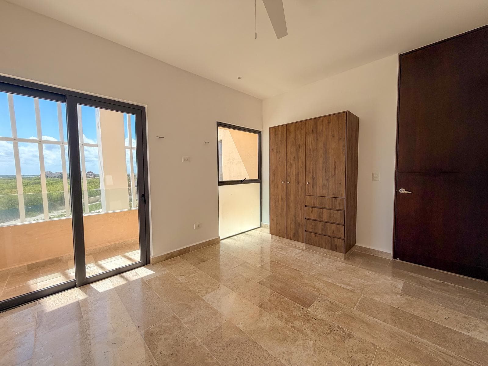 DEPARTAMENTO EQUIPADO EN VENTA FRENTE AL MAR 3 HABITACIONES, EN NAVELA, TELCHAC PUERTO