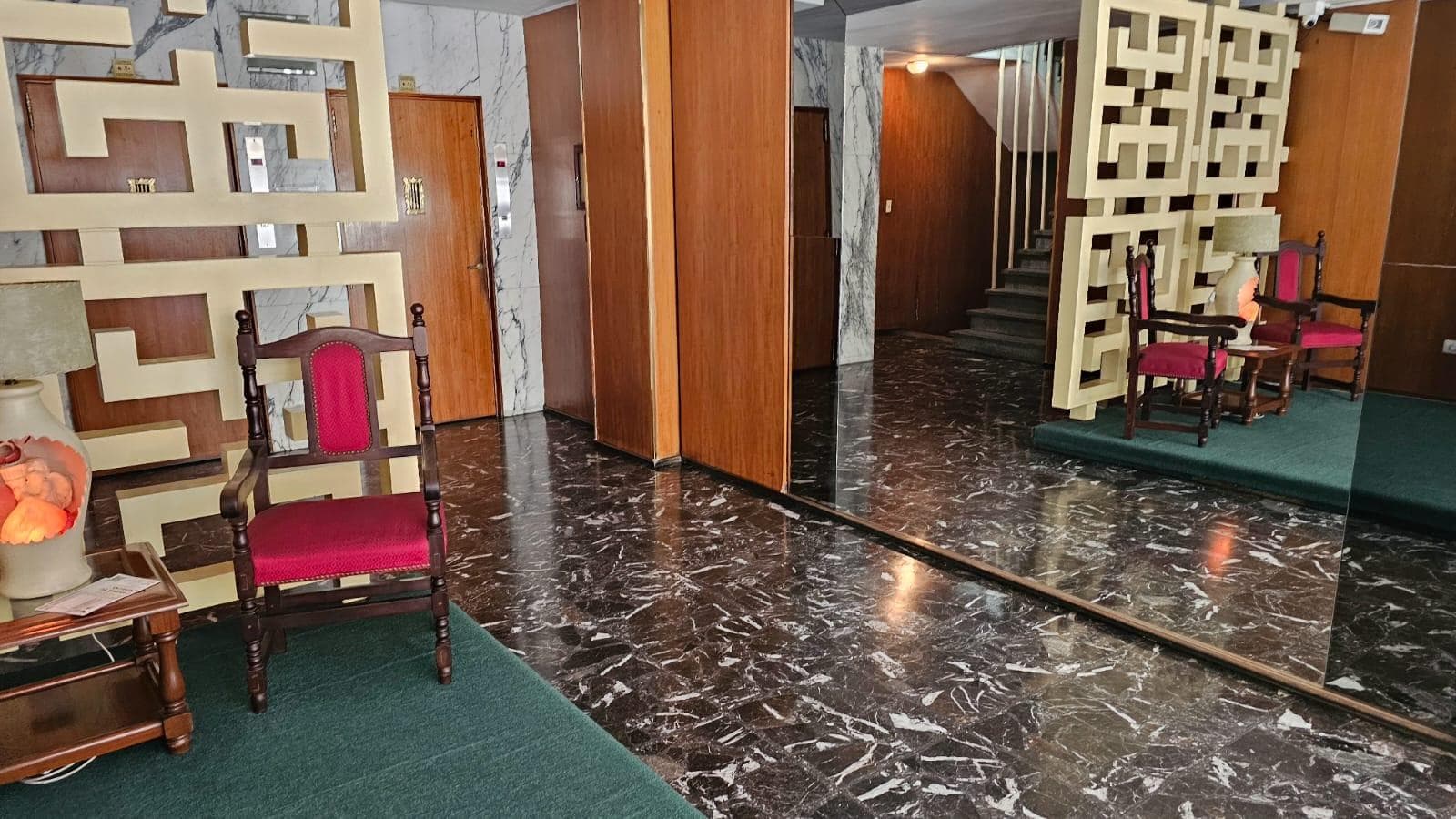 For Sale or Exchange: 4-room apartment with storage room and garage