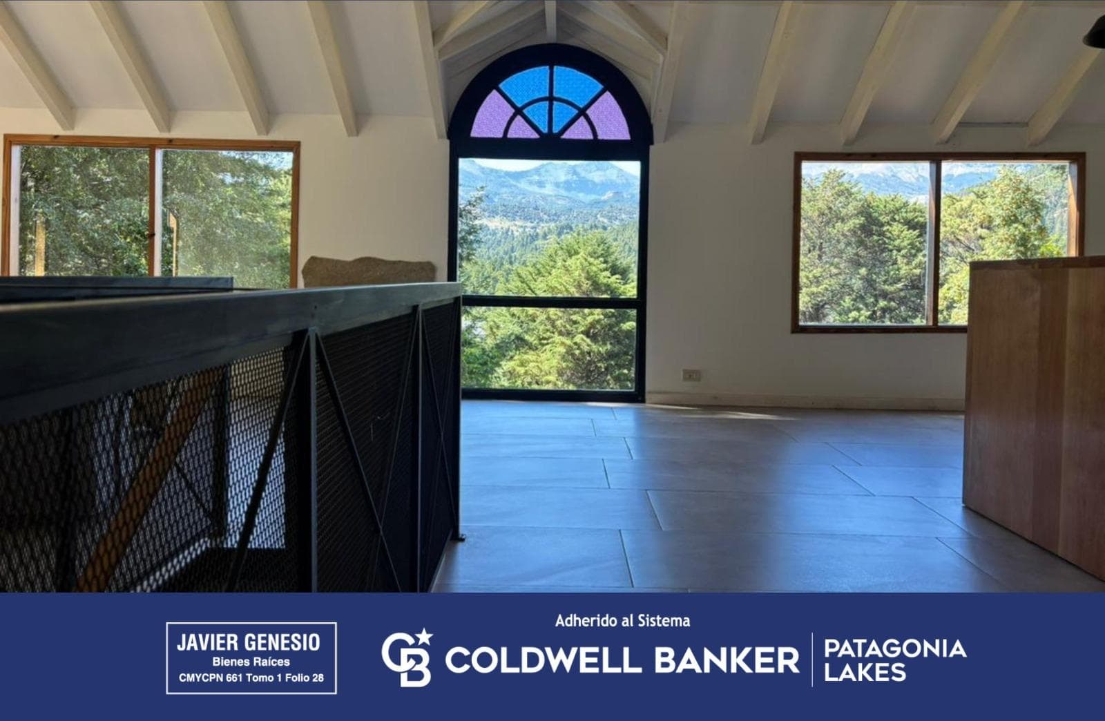 FOR SALE: 200-square-meter house in a prime location in the Altos del Sol neighborhood of San Martín de los Andes.