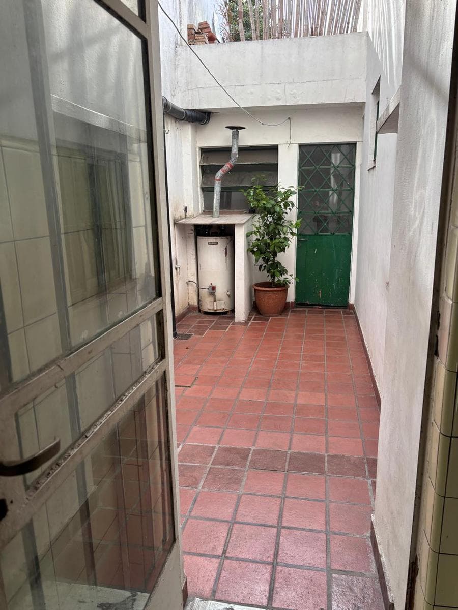 4-room house + apartment/workshop/etc. on the upper floor
