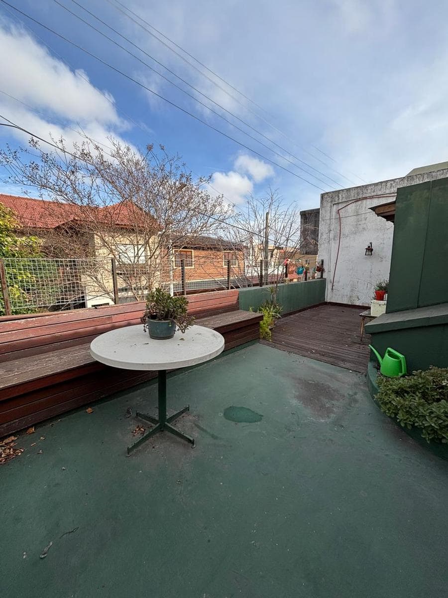 4-room house + apartment/workshop/etc. on the upper floor