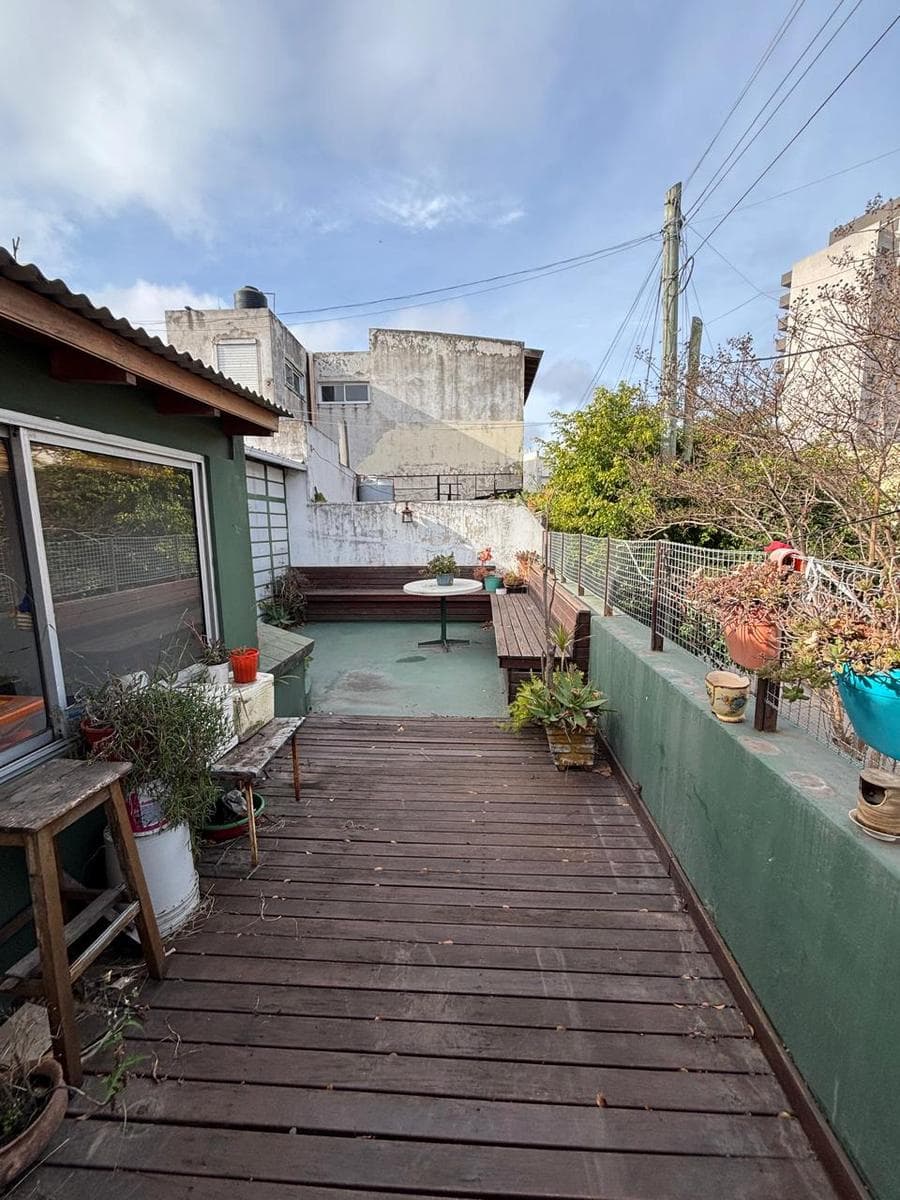 4-room house + apartment/workshop/etc. on the upper floor