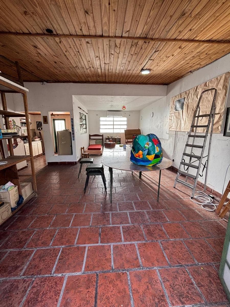 4-room house + apartment/workshop/etc. on the upper floor