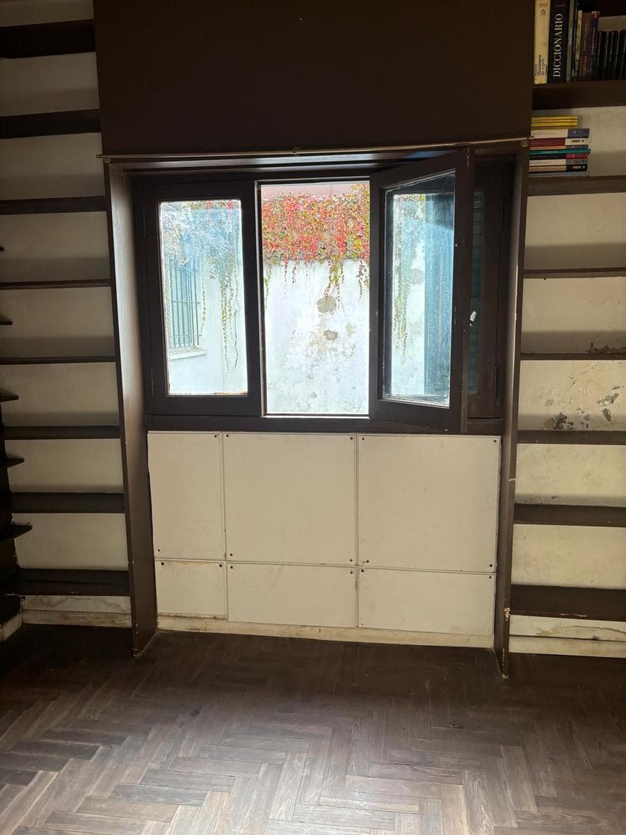 4-room house + apartment/workshop/etc. on the upper floor