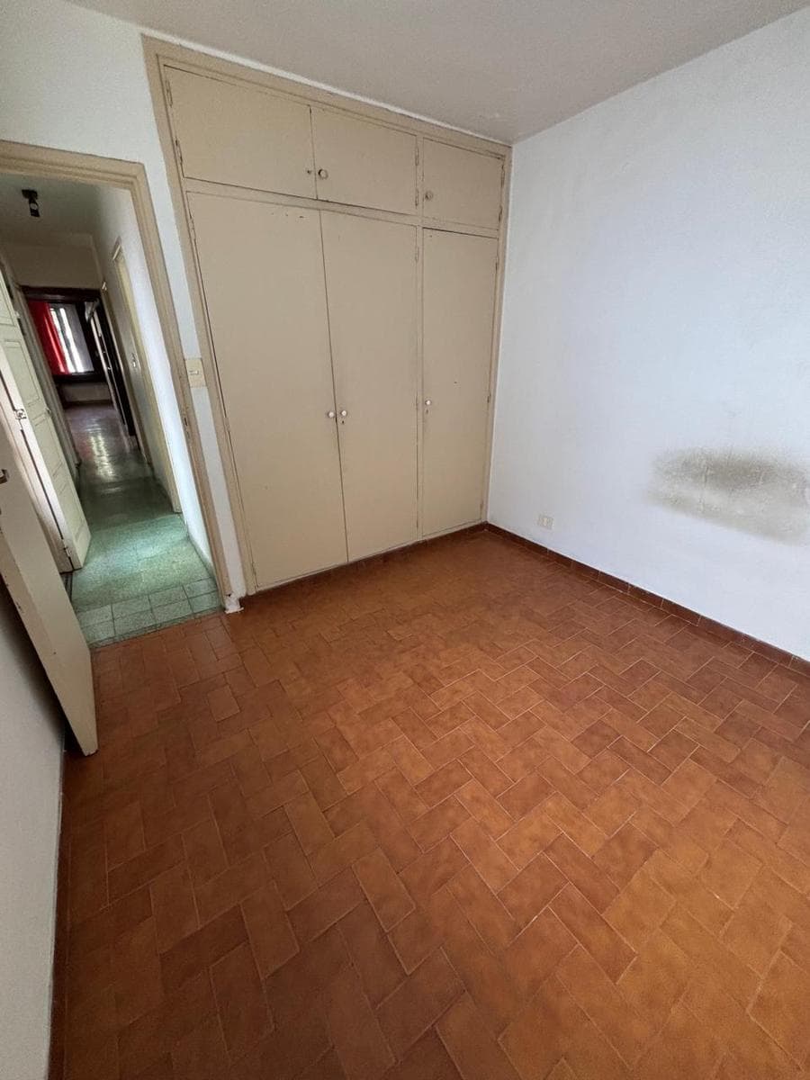 4-room house + apartment/workshop/etc. on the upper floor