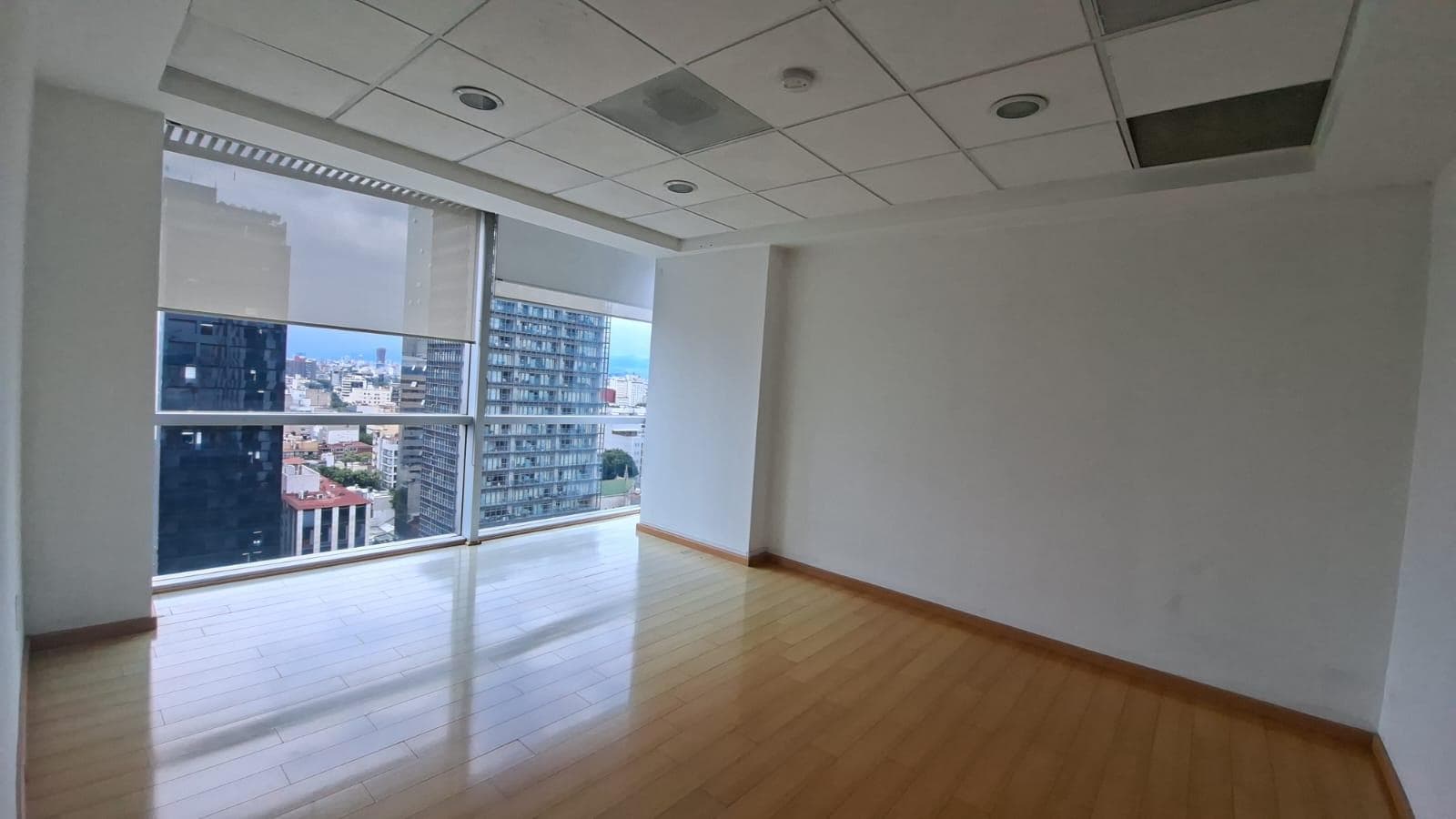 Office for Rent on Paseo de la Reforma