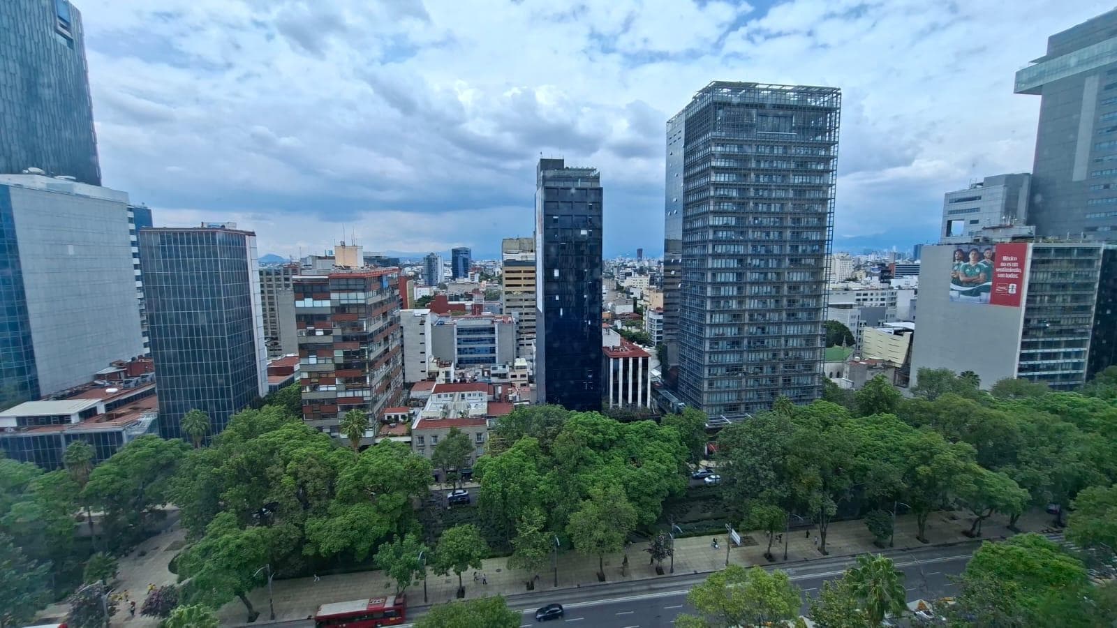 Office for Rent on Paseo de la Reforma
