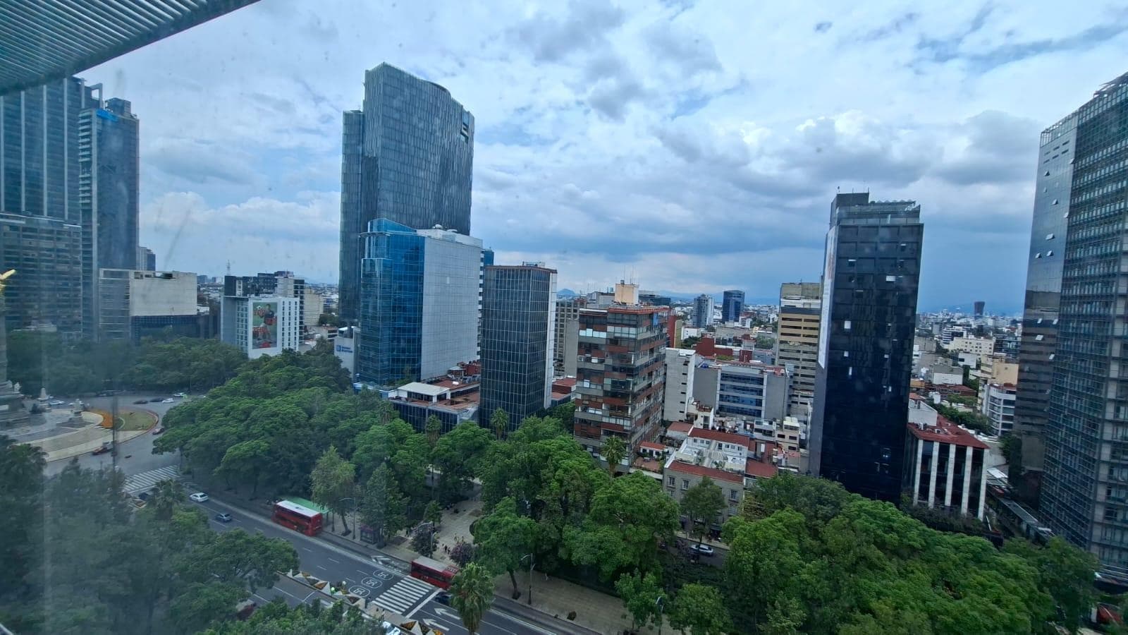 Office for Rent on Paseo de la Reforma