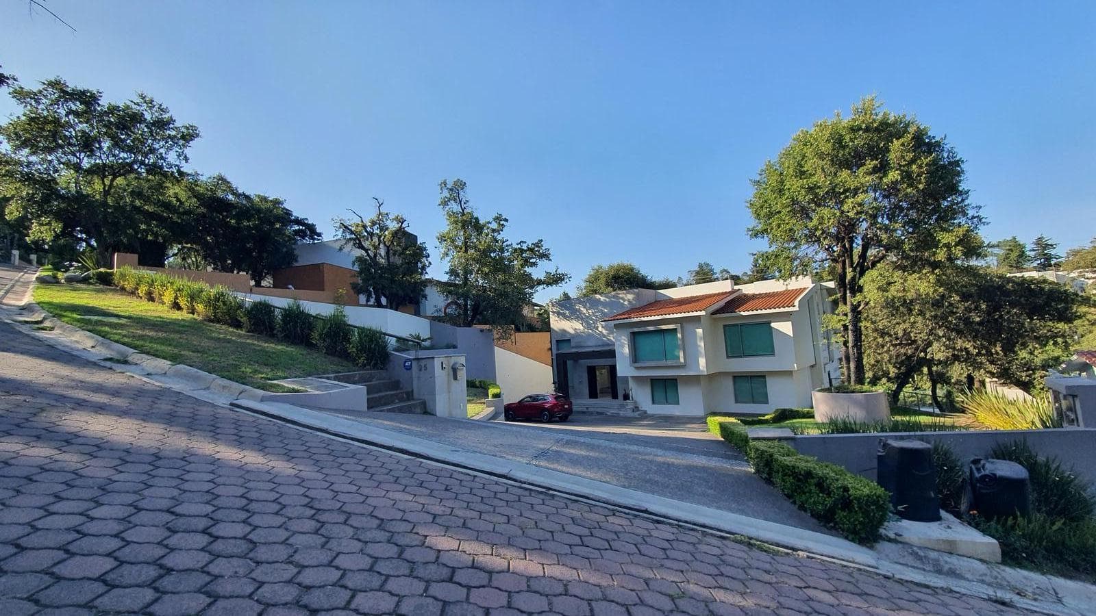 House for Sale: Hacienda in Valle Escondido, Atizapán, State of Mexico