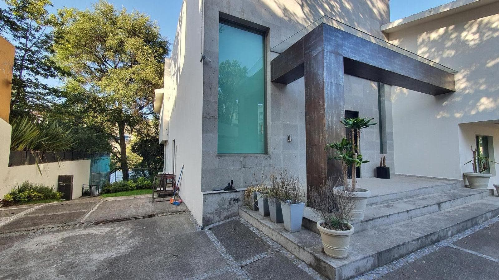 House for Sale: Hacienda in Valle Escondido, Atizapán, State of Mexico