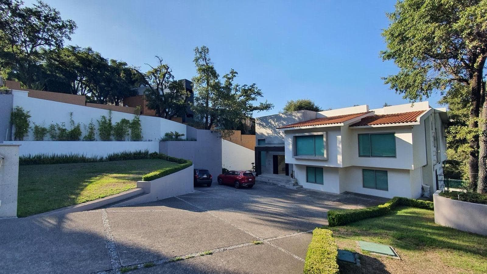 House for Sale: Hacienda in Valle Escondido, Atizapán, State of Mexico