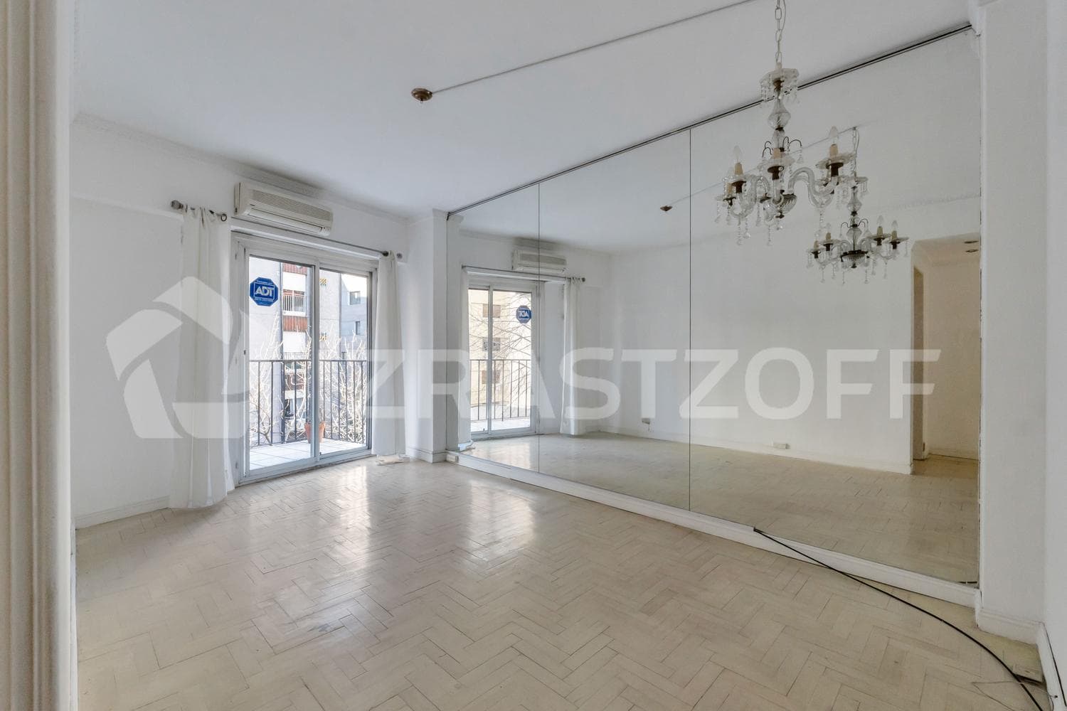 Apartment for sale in Recoleta. Two bedrooms, swimming pool in the building