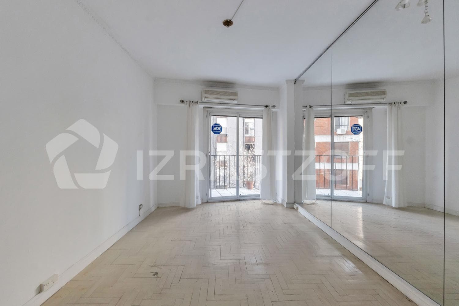 Apartment for sale in Recoleta. Two bedrooms, swimming pool in the building