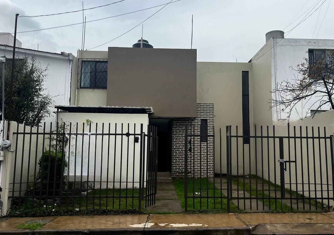 HOUSE FOR RENT IN MAYORAZGO EL PARAISO