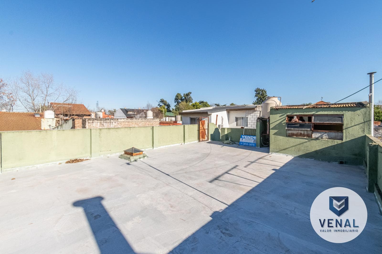For Sale: 4-room house, 3 bedrooms, patio, terrace, double garage, José León Suárez