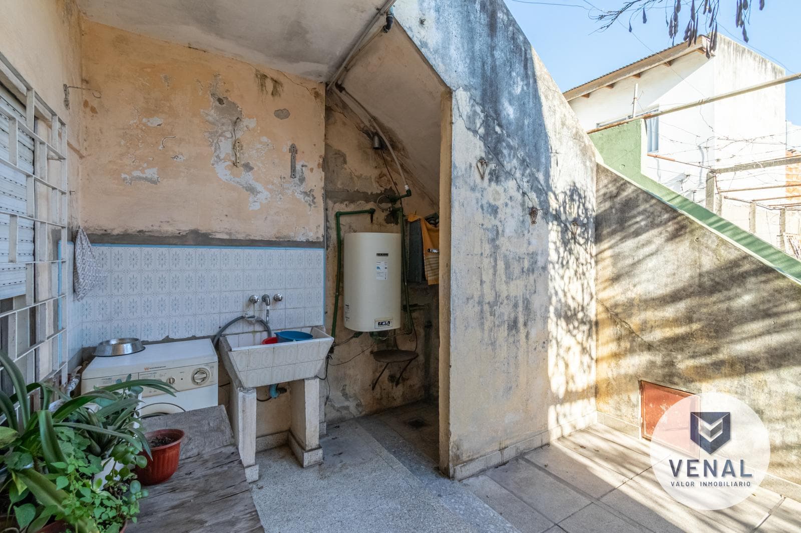 For Sale: 4-room house, 3 bedrooms, patio, terrace, double garage, José León Suárez