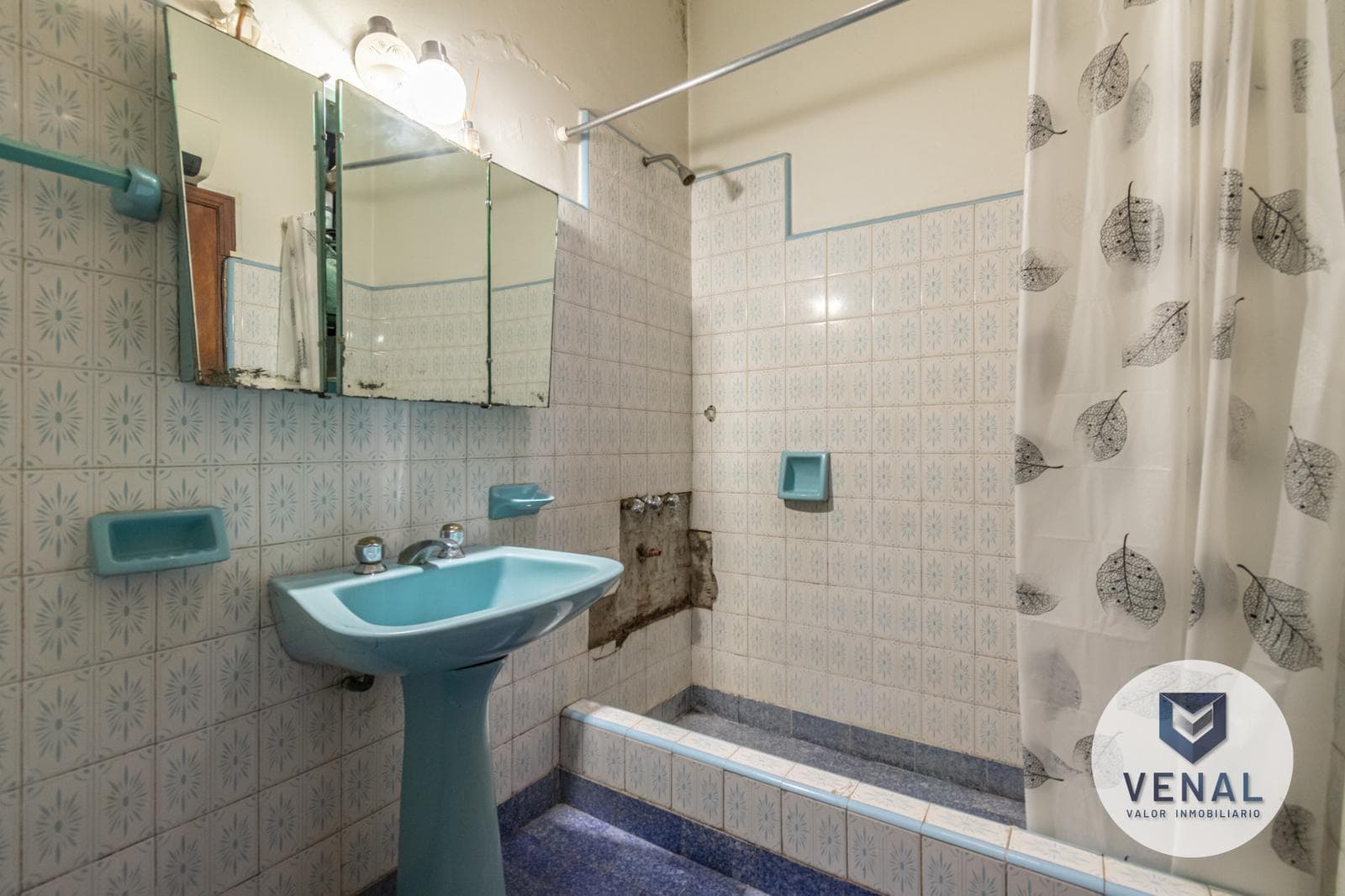 For Sale: 4-room house, 3 bedrooms, patio, terrace, double garage, José León Suárez