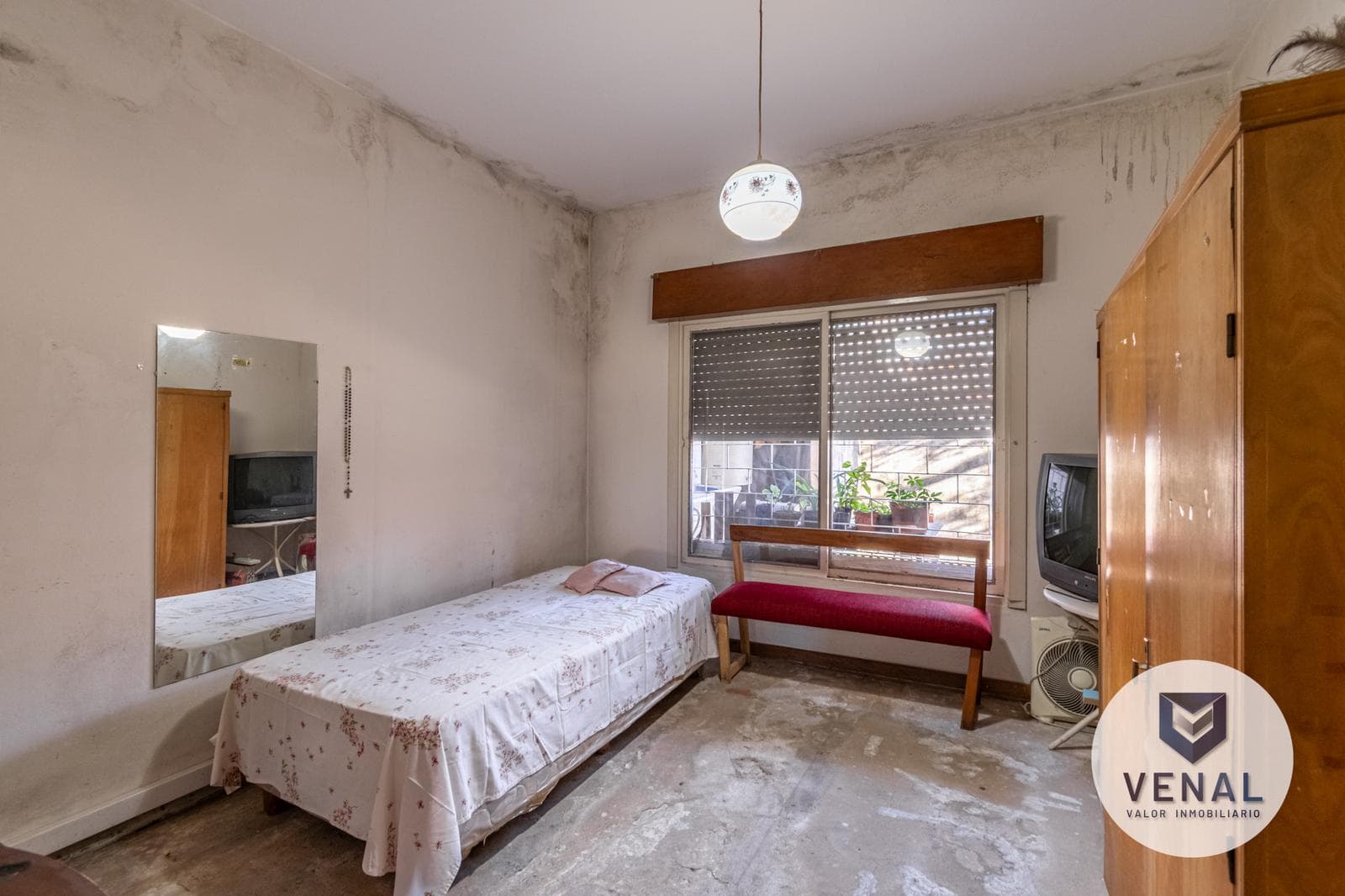 For Sale: 4-room house, 3 bedrooms, patio, terrace, double garage, José León Suárez