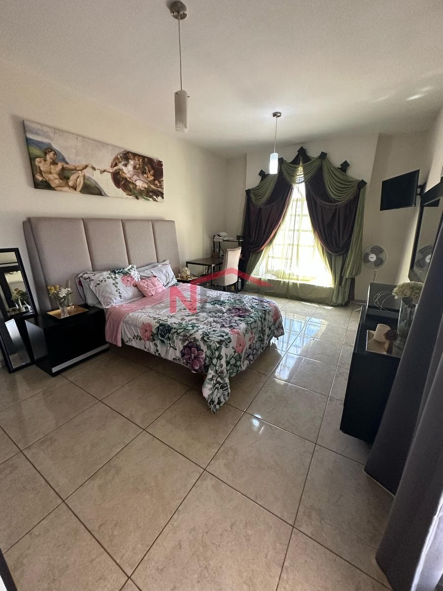 HOUSE FOR SALE LOCATED IN THE MONTECARLO NEIGHBORHOOD