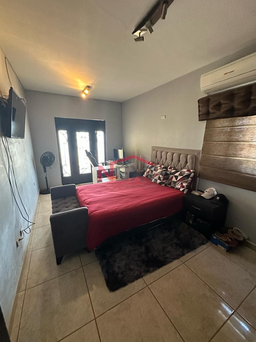 HOUSE FOR SALE LOCATED IN THE MONTECARLO NEIGHBORHOOD