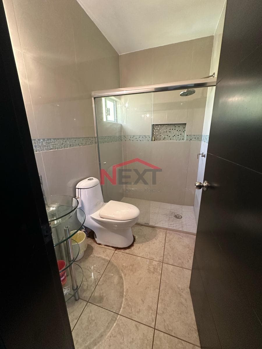 HOUSE FOR SALE LOCATED IN THE MONTECARLO NEIGHBORHOOD