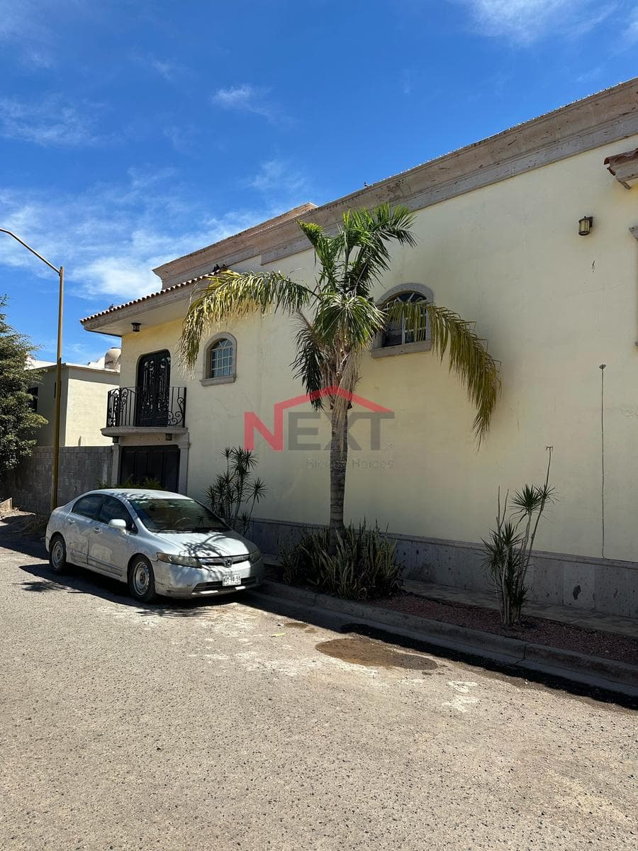 HOUSE FOR SALE LOCATED IN THE MONTECARLO NEIGHBORHOOD