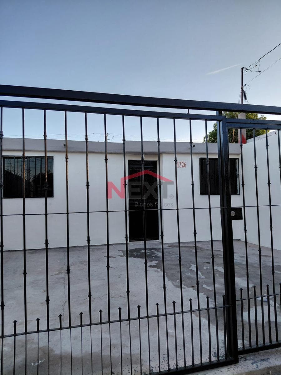 HOUSE FOR SALE IN THE VALLE DORADO NEIGHBORHOOD