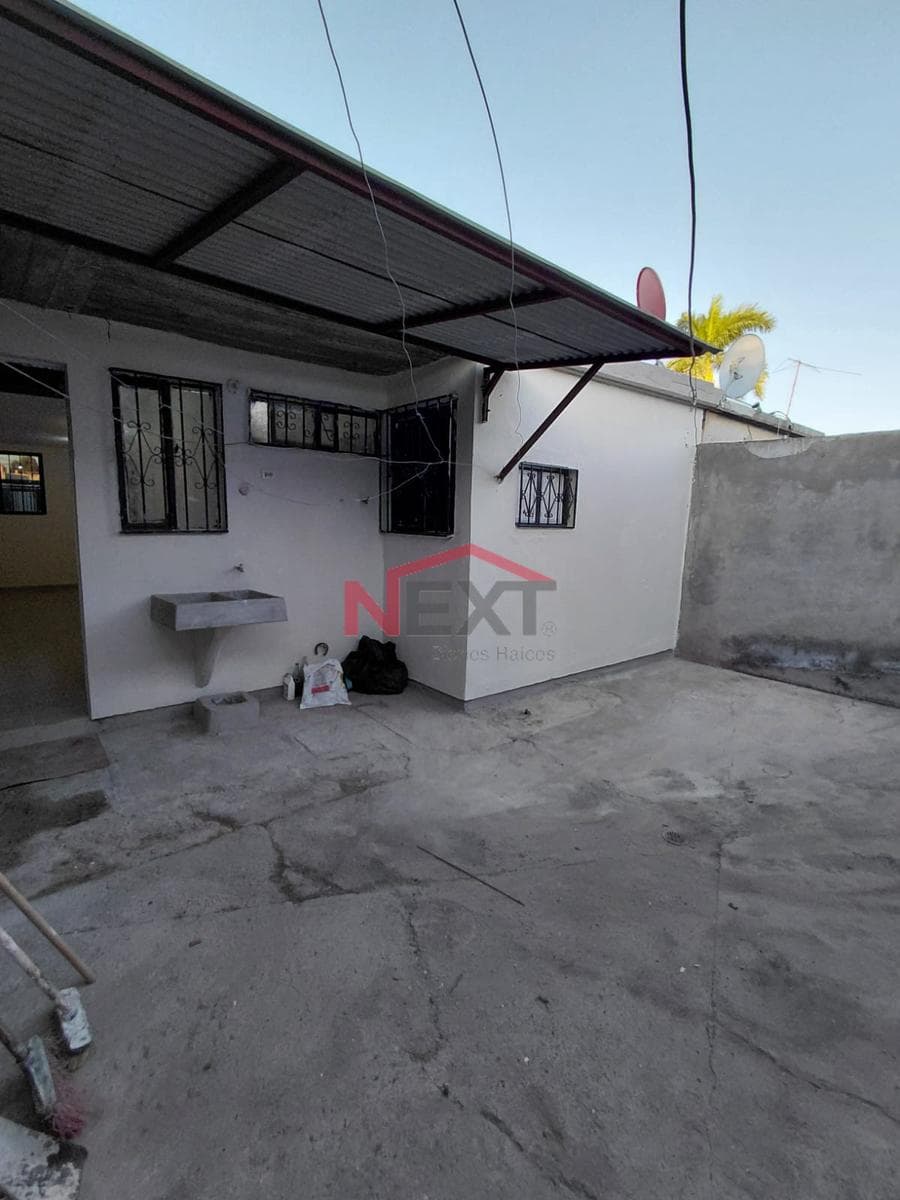 HOUSE FOR SALE IN THE VALLE DORADO NEIGHBORHOOD