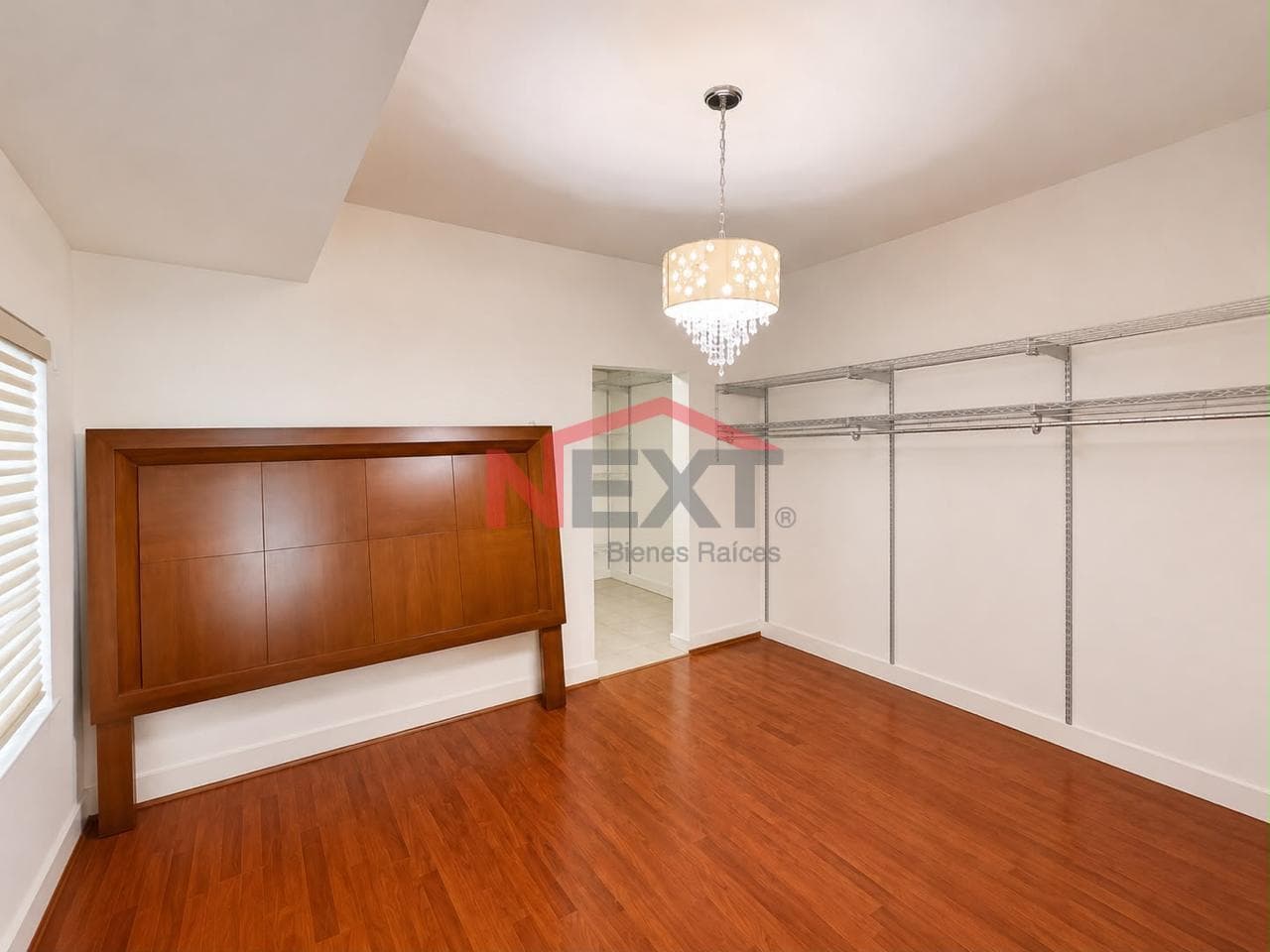 HOUSE FOR SALE IN LA RIOJA RESIDENTIAL AREA