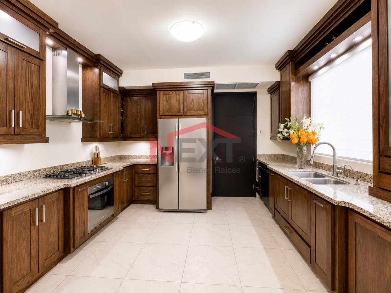 HOUSE FOR SALE IN LA RIOJA RESIDENTIAL AREA