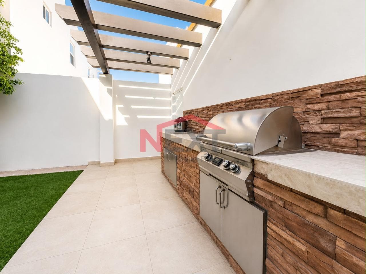 HOUSE FOR SALE IN LA RIOJA RESIDENTIAL AREA