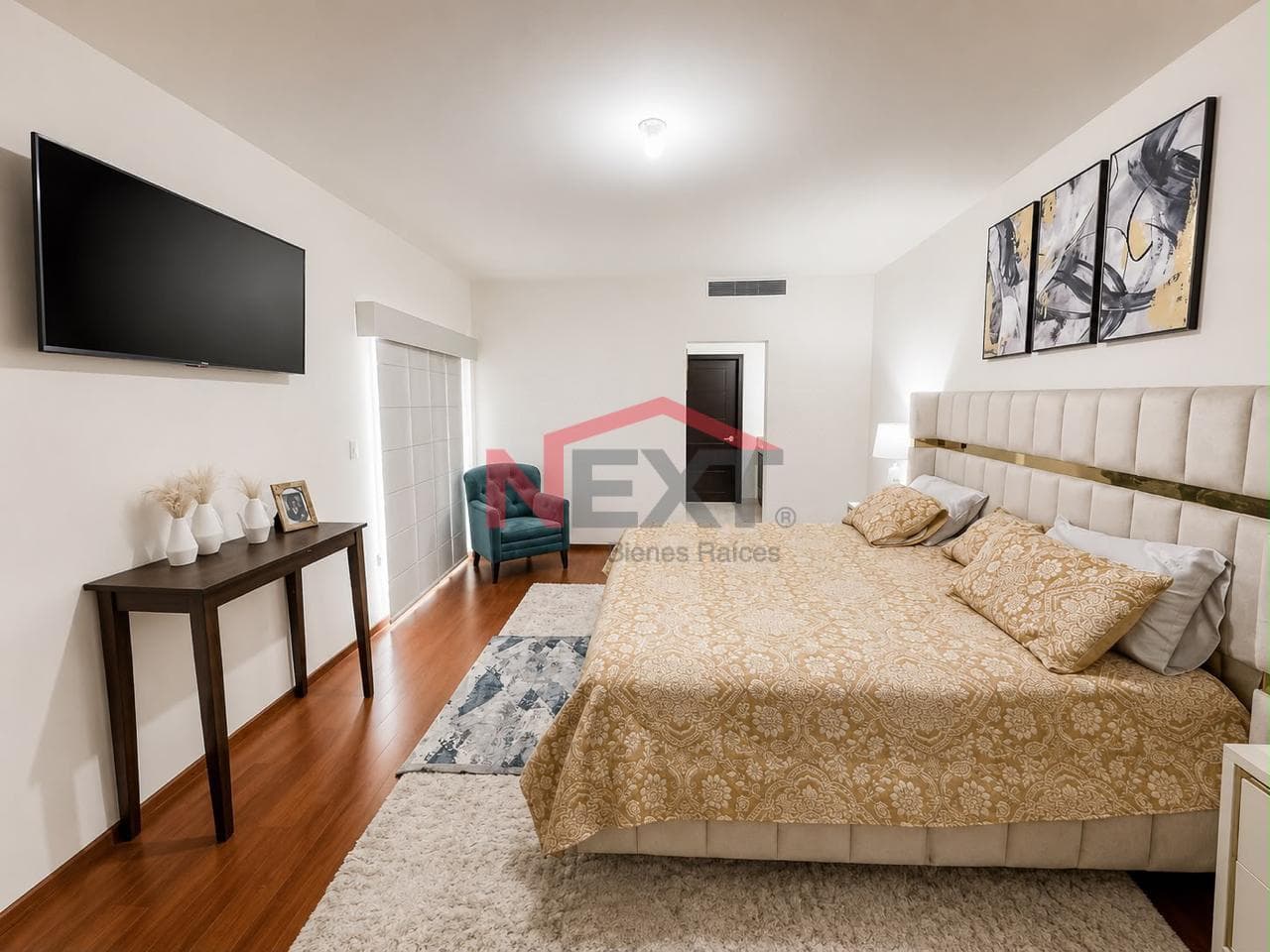 HOUSE FOR SALE IN LA RIOJA RESIDENTIAL AREA